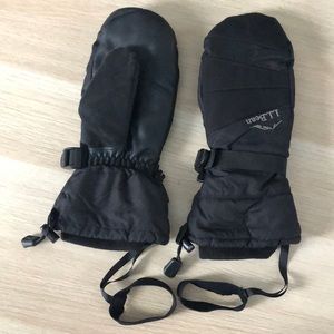 LL Bean waterproof Snow Mittens for outdoor sports skiing snowboarding